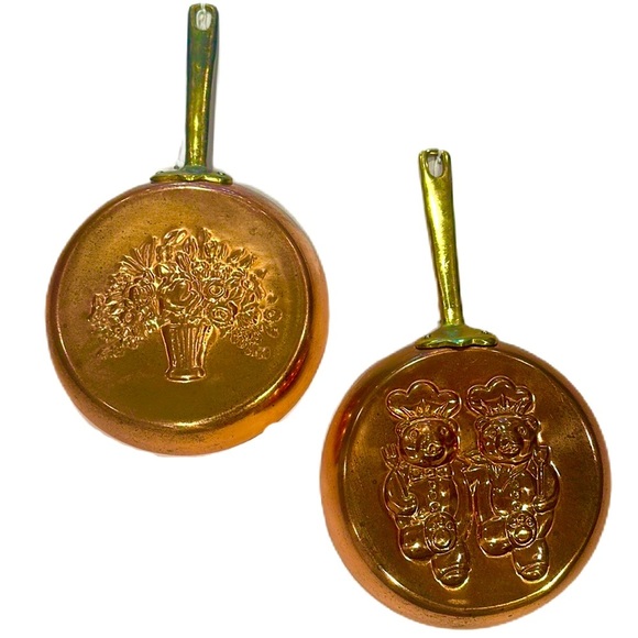Vintage Copper Embossed Chef Bears & Flower Design‎ Pan Skillet Wall Decor Set 2 - Picture 1 of 7